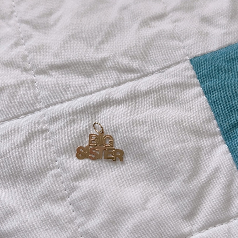 14kt yellow gold big sister charm